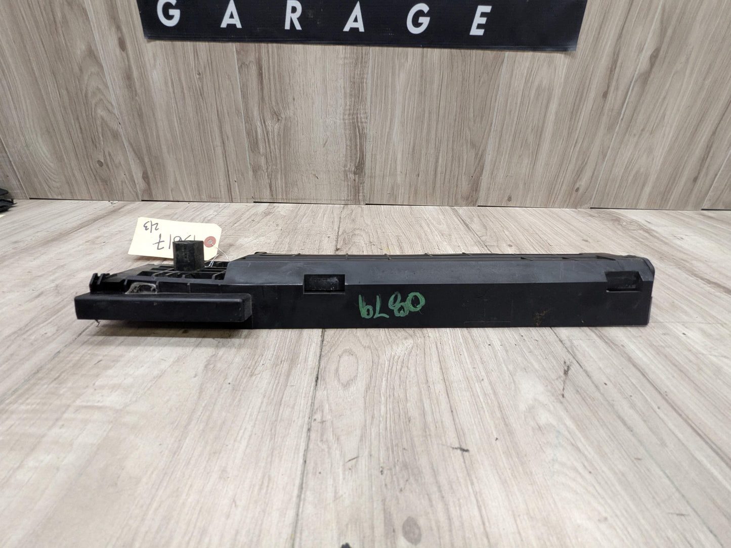 OEM BMW F22 F30 F32 F33 F36 F87 Left Right Radiator Brackets Supports Mount SET