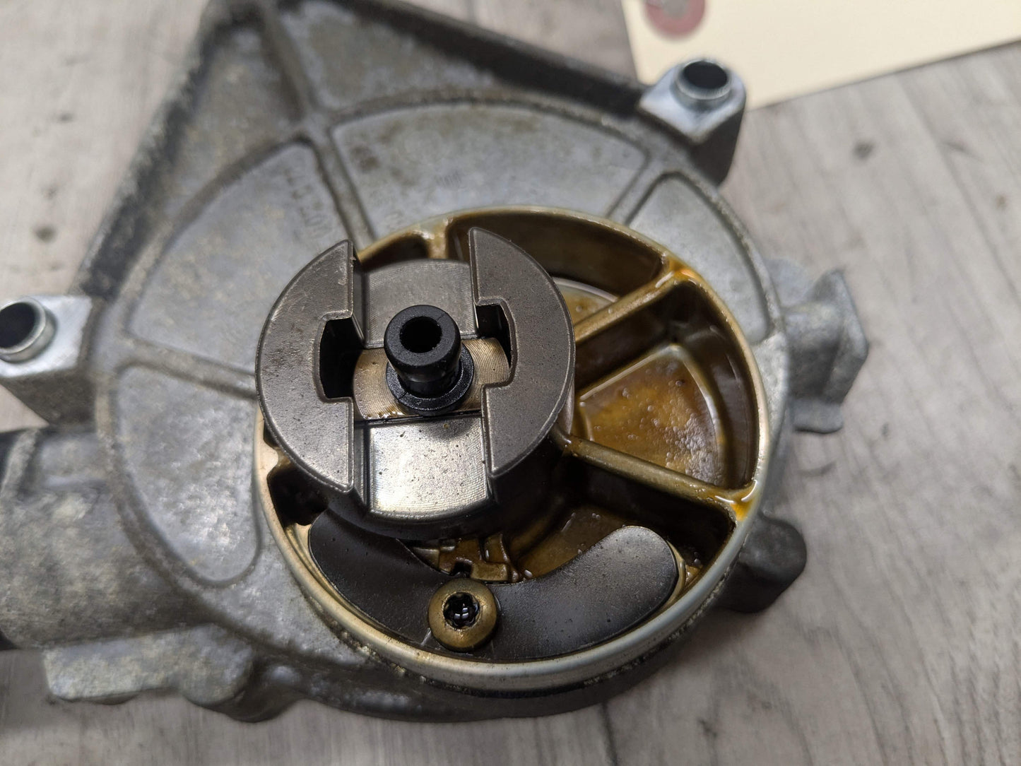 OEM BMW F10 F15 F22 F23 F25 F30 F32 F33 F36 320 328 Engine N20 N26 Vacuum Pump