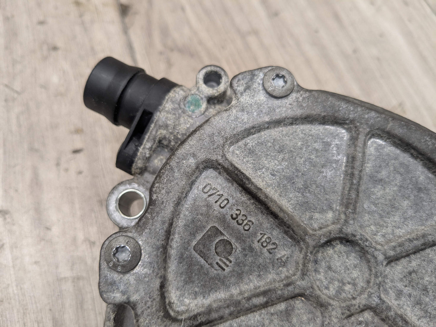 OEM BMW F10 F15 F22 F23 F25 F30 F32 F33 F36 320 328 Engine N20 N26 Vacuum Pump