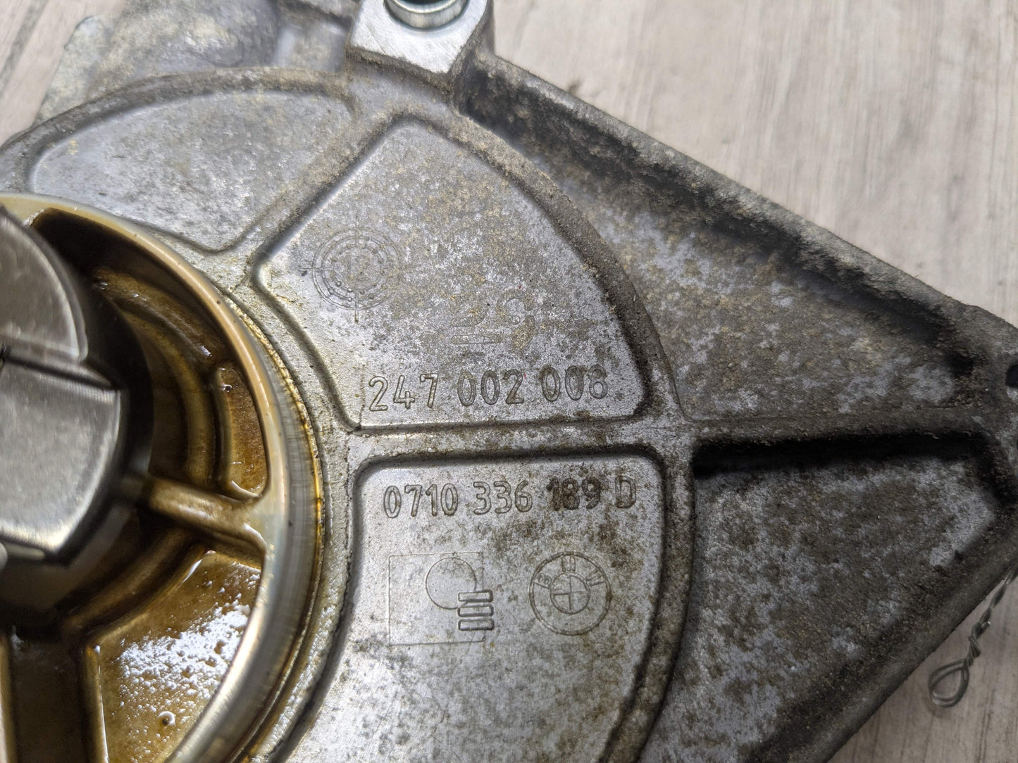 OEM BMW F10 F15 F22 F23 F25 F30 F32 F33 F36 320 328 Engine N20 N26 Vacuum Pump