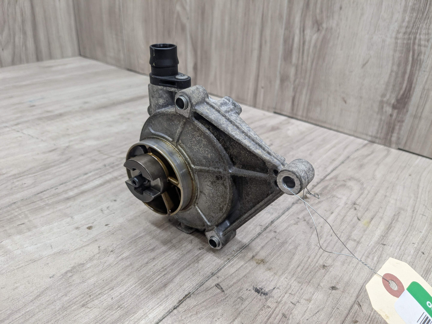 OEM BMW F10 F15 F22 F23 F25 F30 F32 F33 F36 320 328 Engine N20 N26 Vacuum Pump