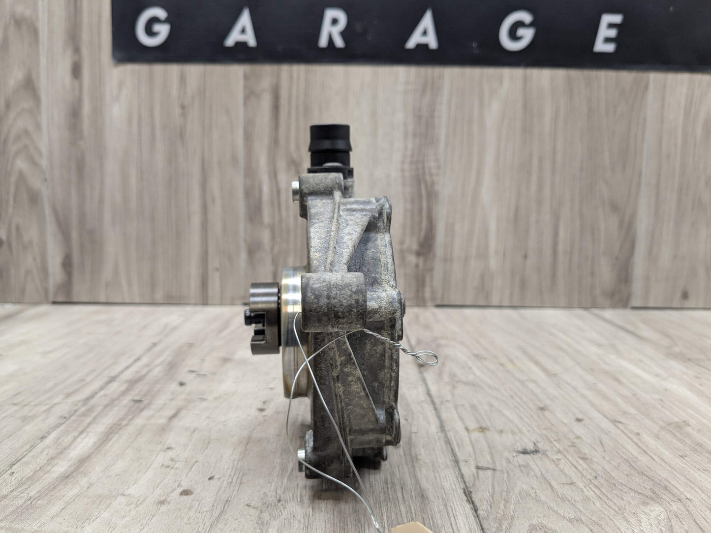 OEM BMW F10 F15 F22 F23 F25 F30 F32 F33 F36 320 328 Engine N20 N26 Vacuum Pump
