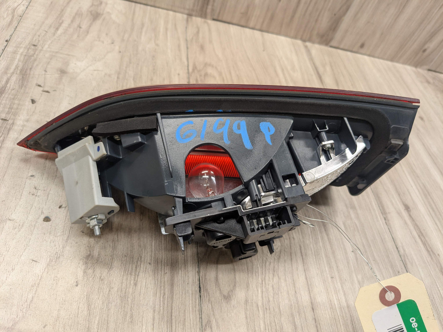 16-22 OEM BMW F48 X1 28i 28iX Rear Right Passenger Side Inner Trunk Tail Light