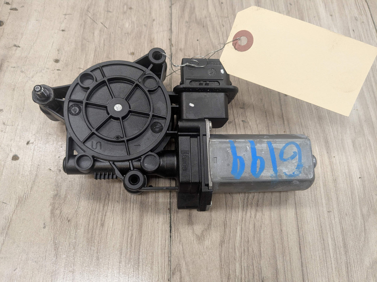 16-22 OEM BMW F48 F54 F55 X1 FRONT Left or Right Door Window Regulator Motor