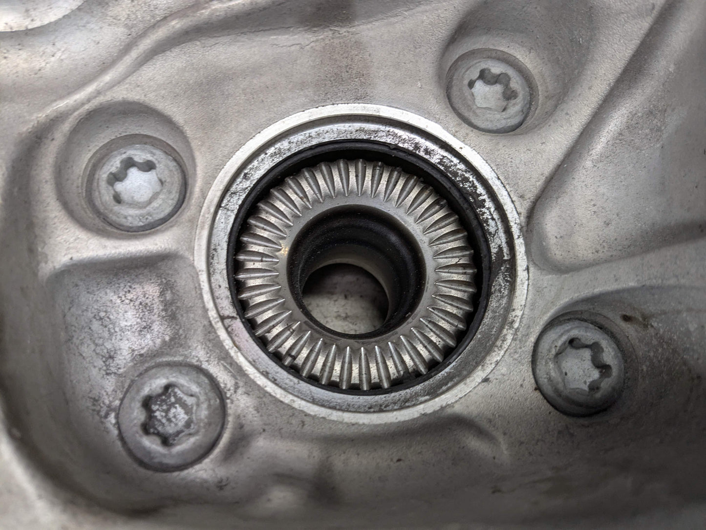 19-25 OEM BMW G20 330 M340 REAR Left Driver Knuckle Wheel Hub Spindle Bearing