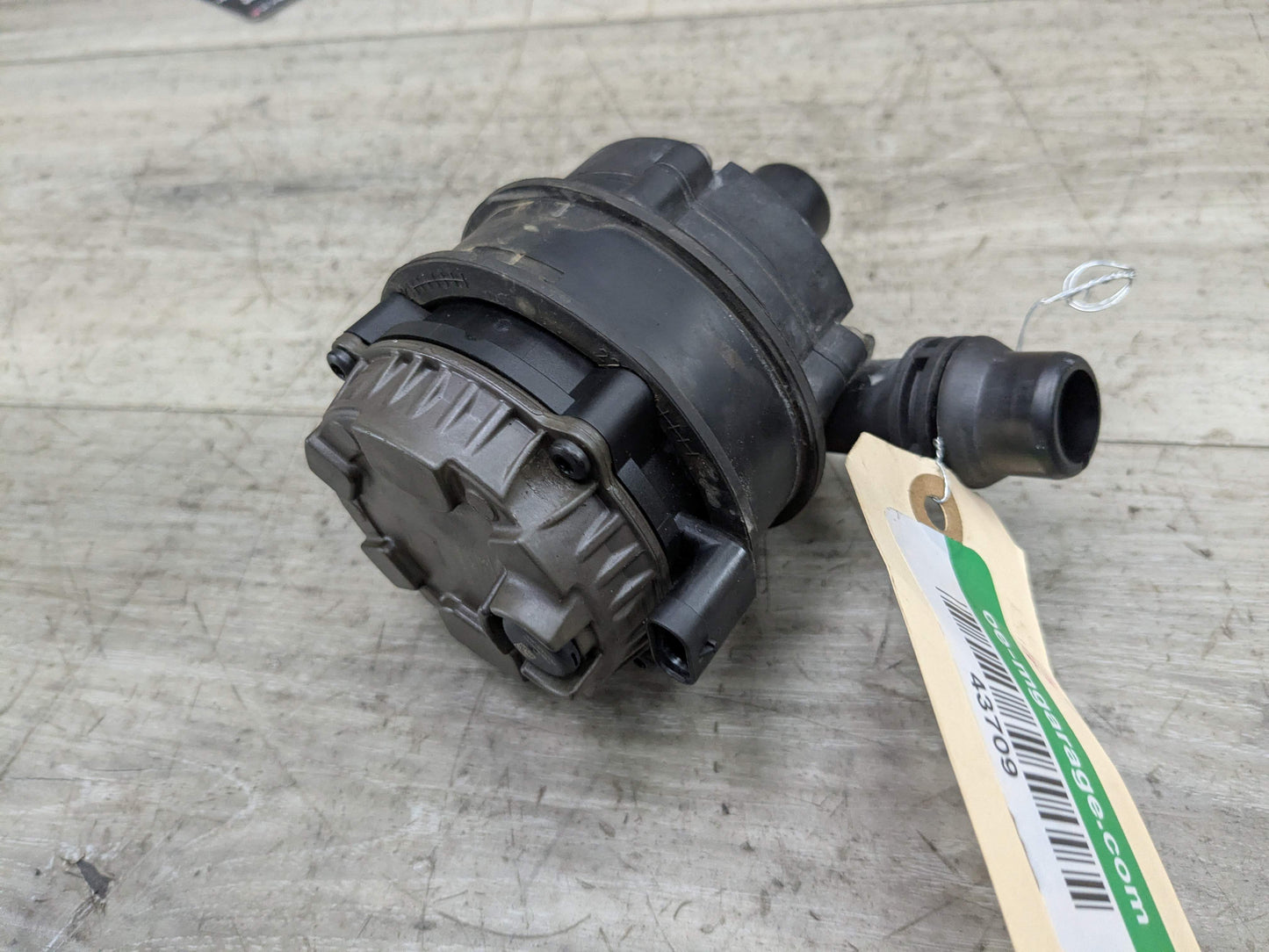 OEM BMW G01 G05 G20 G22 G26 Engine B46 B58 Auxiliary Electric Water Pump Cooling
