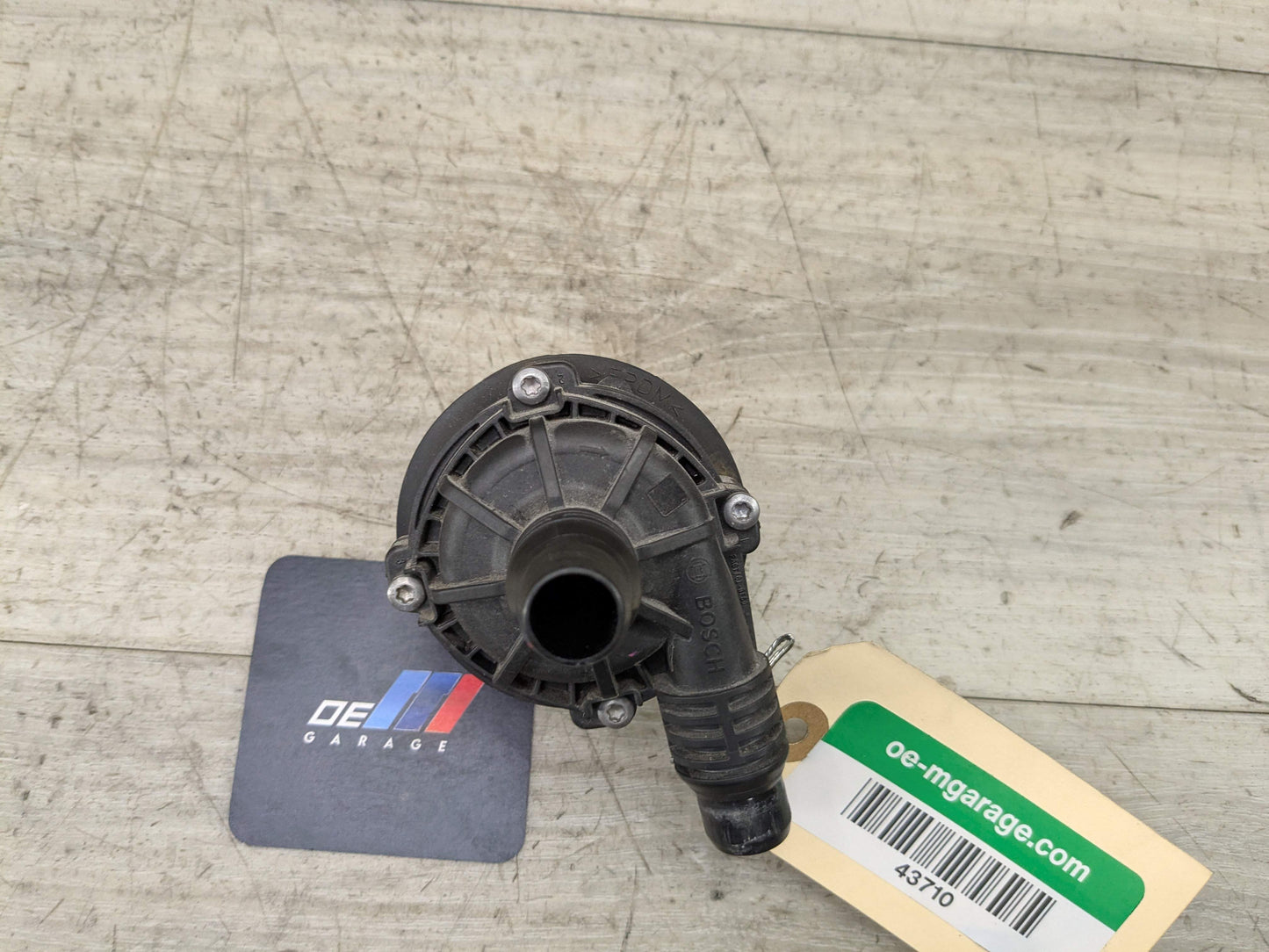 *OEM BMW G01 G05 G20 G22 G30 G42 G80 G82 G83 M3 M4 Engine Auxiliary Water Pump