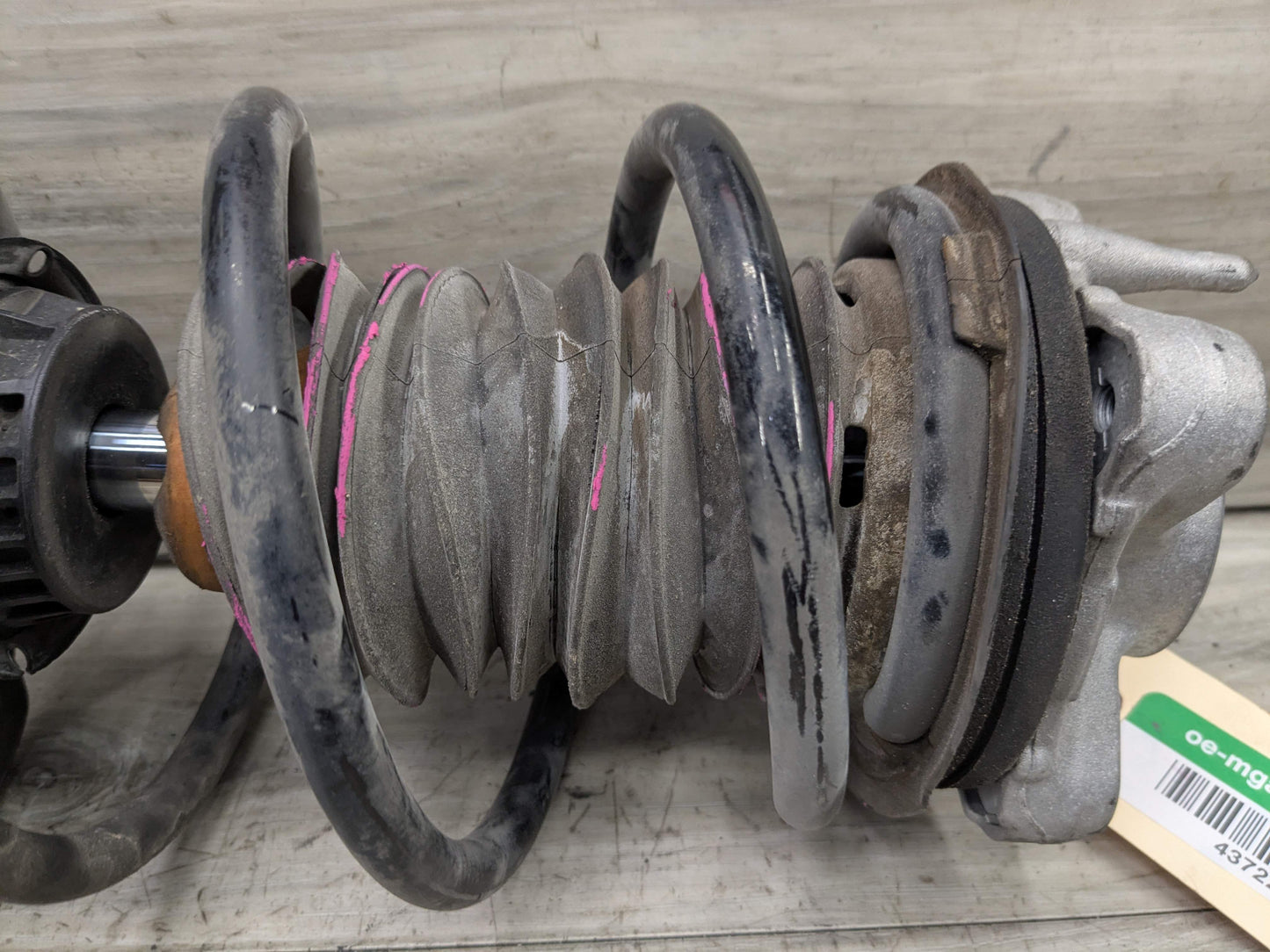 *19-25 OEM BMW G20 330i RWD Front Right Passenger Spring Strut Shock Absorber