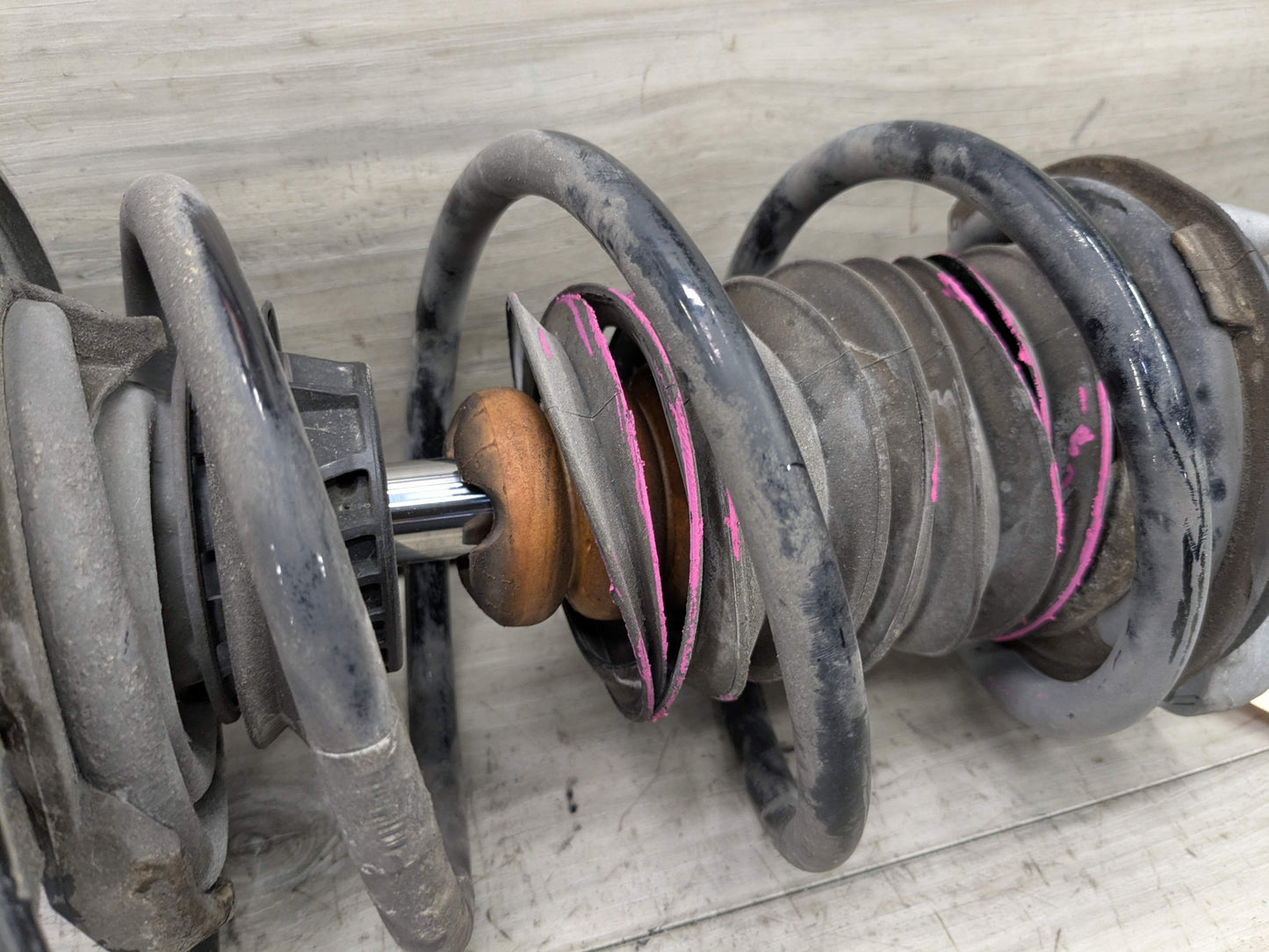 *19-25 OEM BMW G20 330i RWD Front Right Passenger Spring Strut Shock Absorber