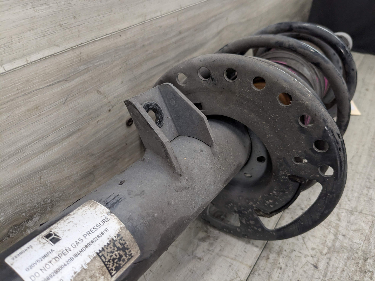 *19-25 OEM BMW G20 330i RWD Front Right Passenger Spring Strut Shock Absorber