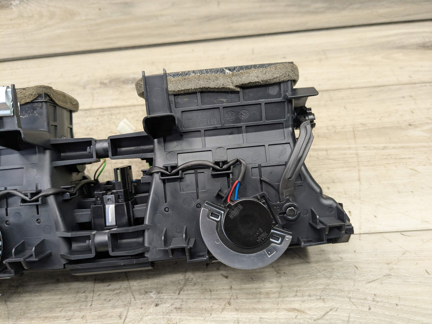 18-21 OEM BMW G01 G02 F97 F98 X3 X4 X3M X4M Dashboard AC Air Vent Center Grille