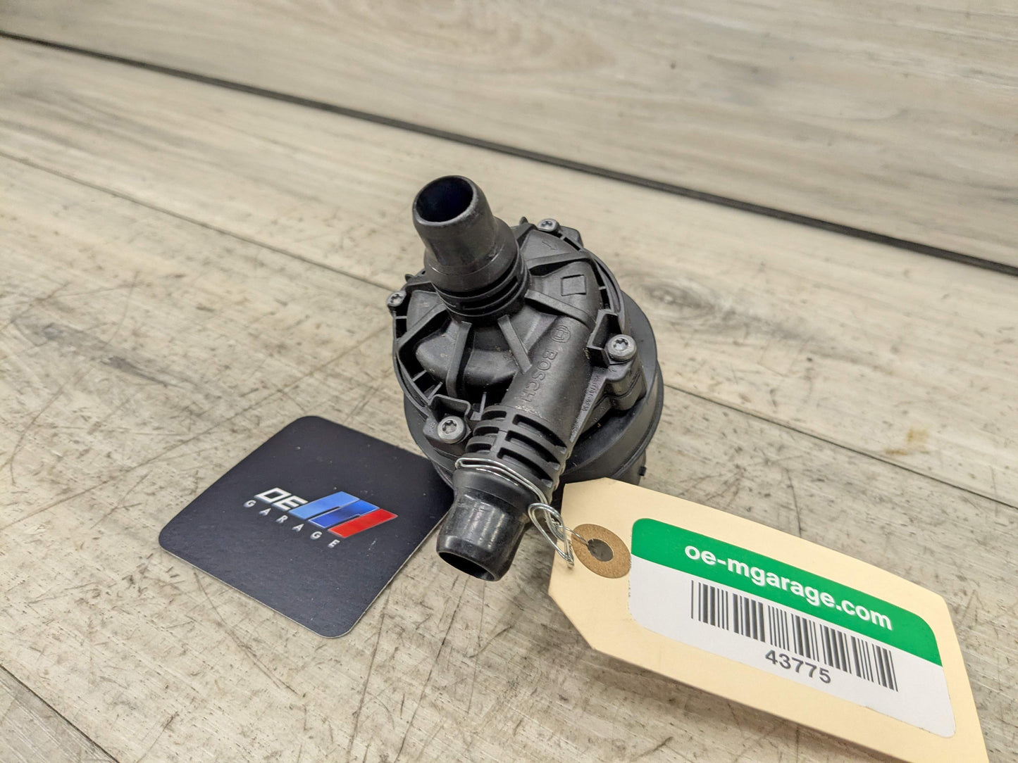 *OEM BMW G01 G05 G20 G22 G30 G42 G80 G82 G83 M3 M4 Engine Auxiliary Water Pump