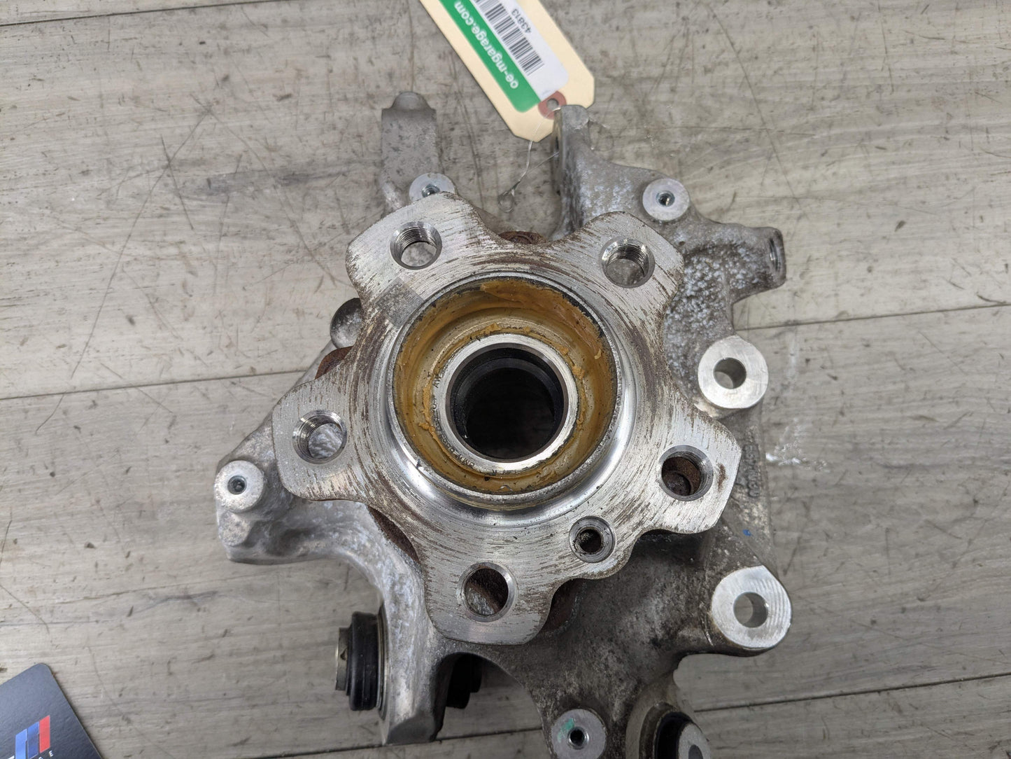 OEM BMW G01 X3 30i 30iX M40iX REAR Right Passenger Knuckle Hub Spindle Bearing
