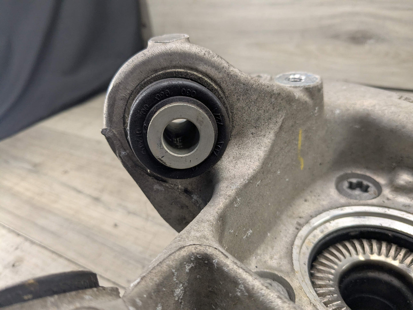 OEM BMW G01 X3 30i 30iX M40iX REAR Left Driver Knuckle Wheel Hub Spindle Bearing