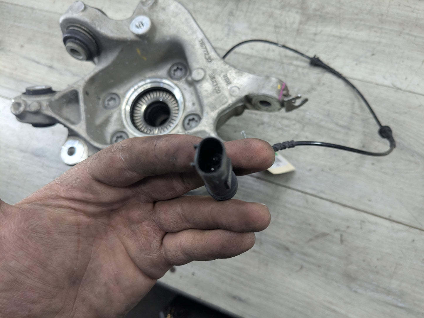 OEM BMW G01 X3 30i 30iX M40iX REAR Left Driver Knuckle Wheel Hub Spindle Bearing