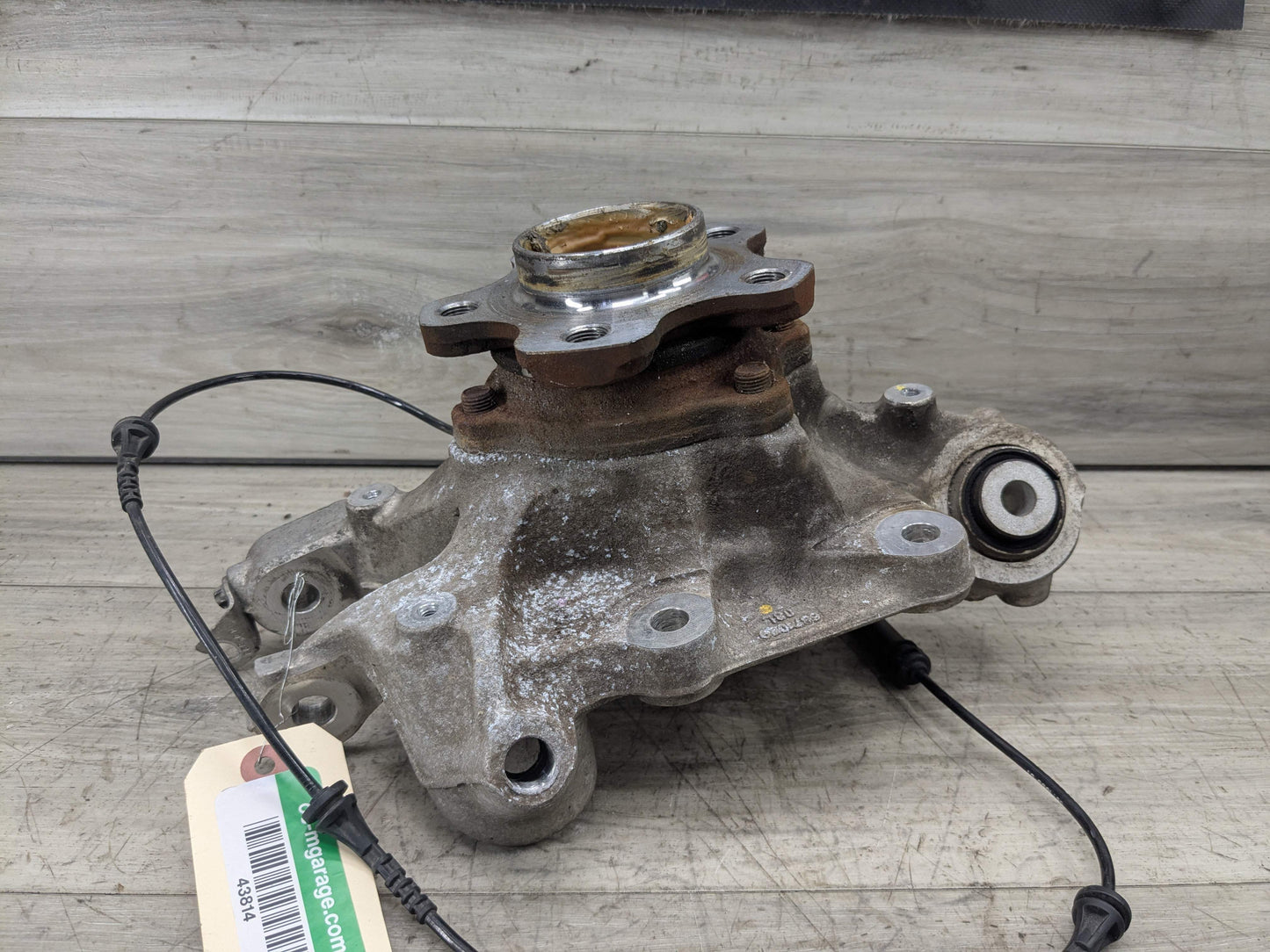 OEM BMW G01 X3 30i 30iX M40iX REAR Left Driver Knuckle Wheel Hub Spindle Bearing