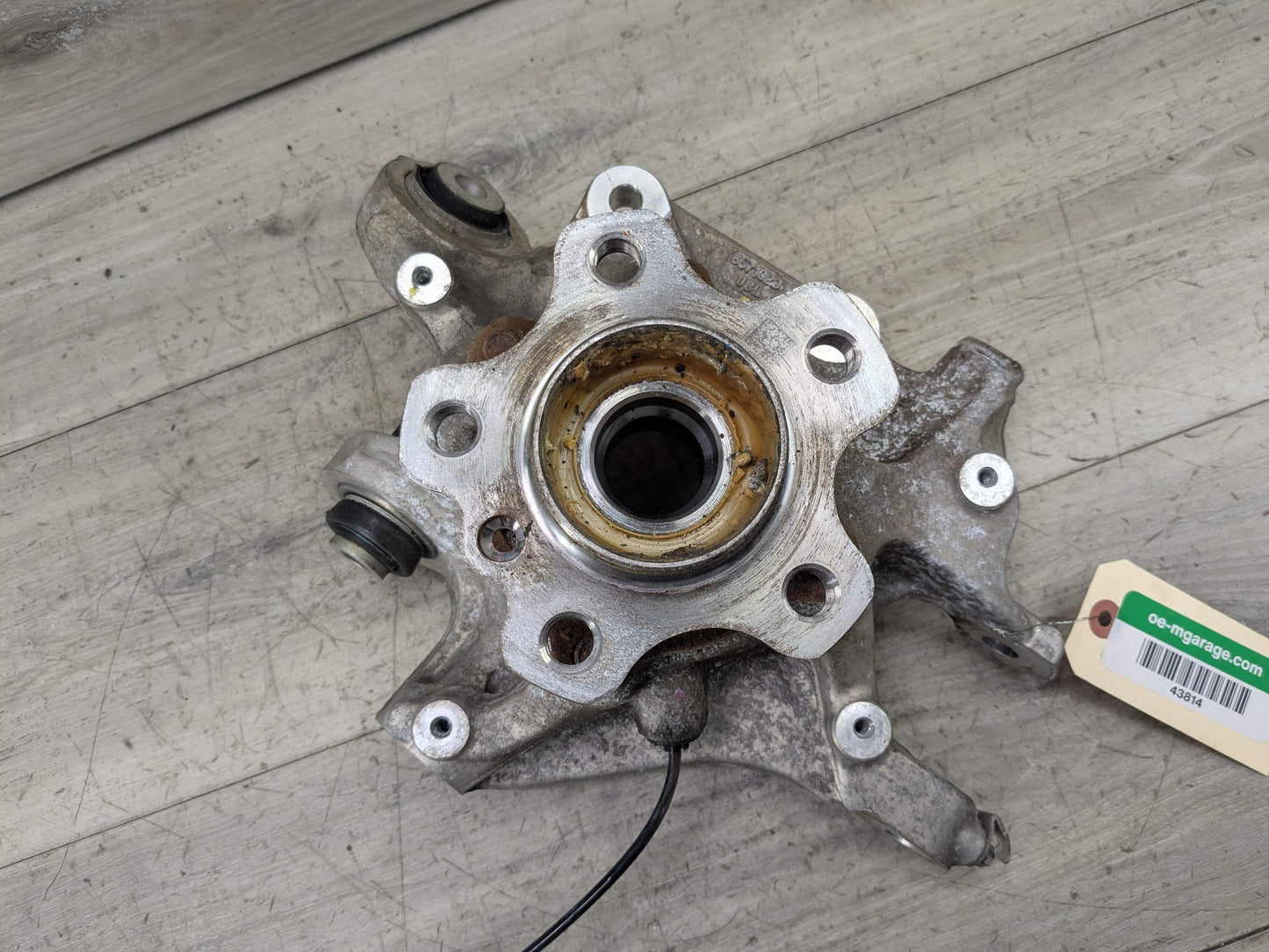 OEM BMW G01 X3 30i 30iX M40iX REAR Left Driver Knuckle Wheel Hub Spindle Bearing
