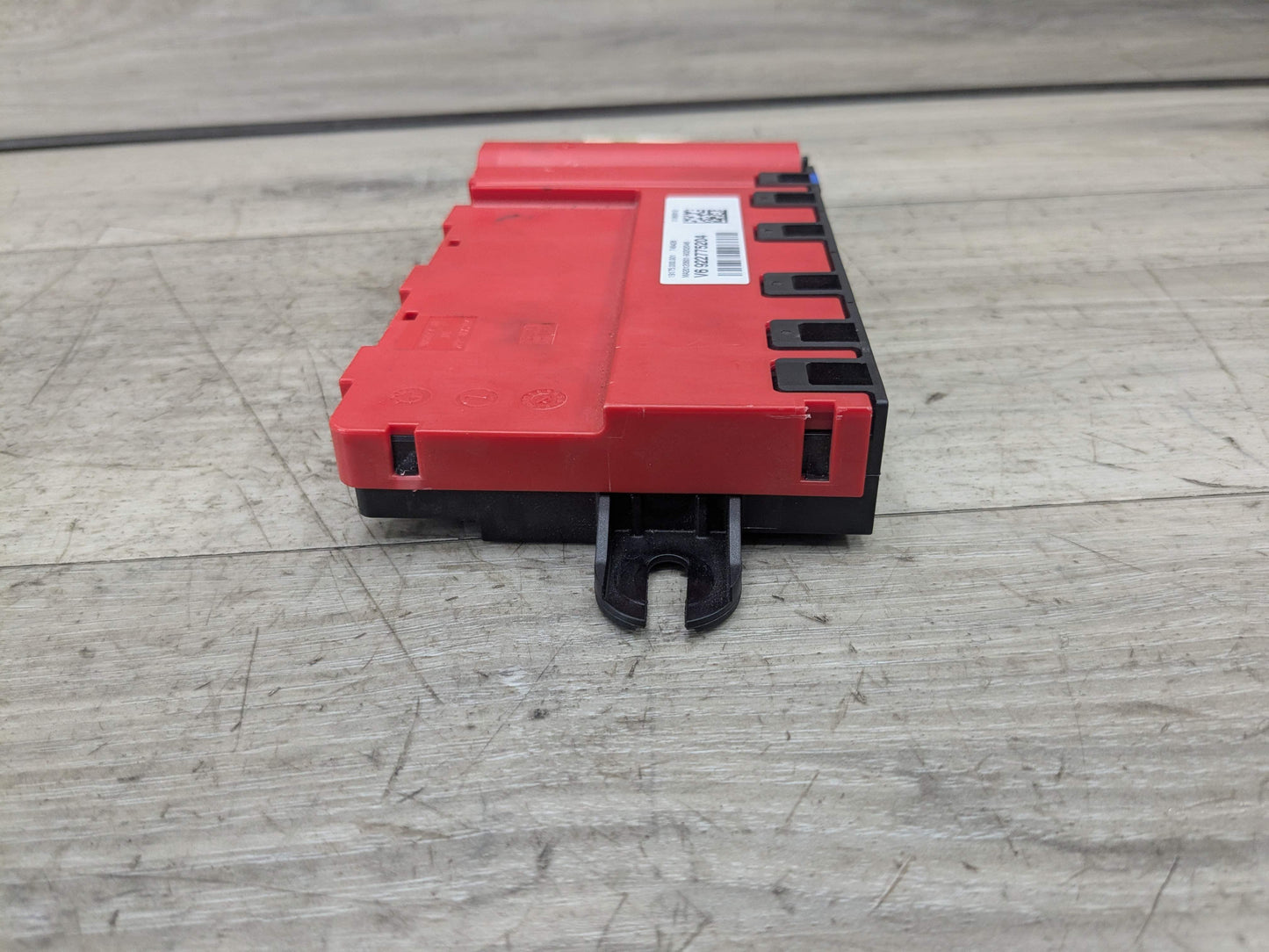 OEM BMW F22 F30 F32 F36 F80 F82 Positive Battery Distributor B+ Power Fuse Box