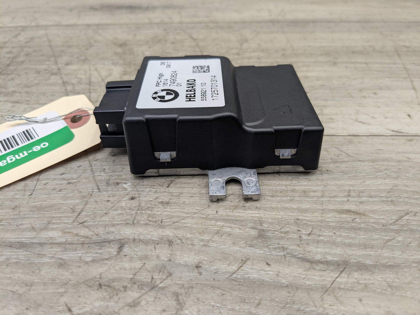 OEM BMW G01 G05 G20 G22 G23 G26 G30 G80 G82 X3 X5 M3 M4 Fuel Pump Control Module