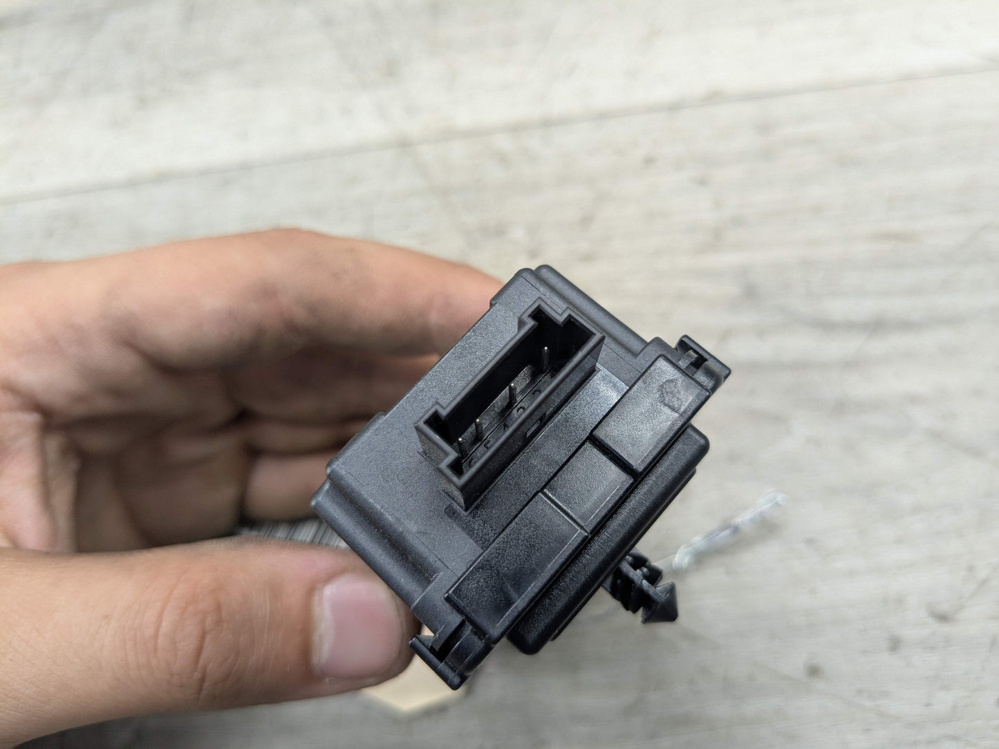 OEM BMW G12 G30 F90 X3 X4 X5 X6 740 Radio Remote Control Receiver Module Unit