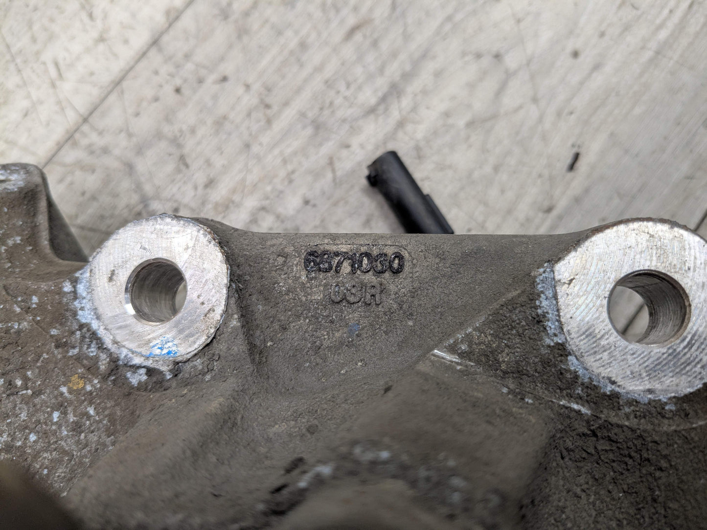 OEM BMW G01 X3 30i 30iX M40iX REAR Right Passenger Knuckle Hub Spindle Bearing