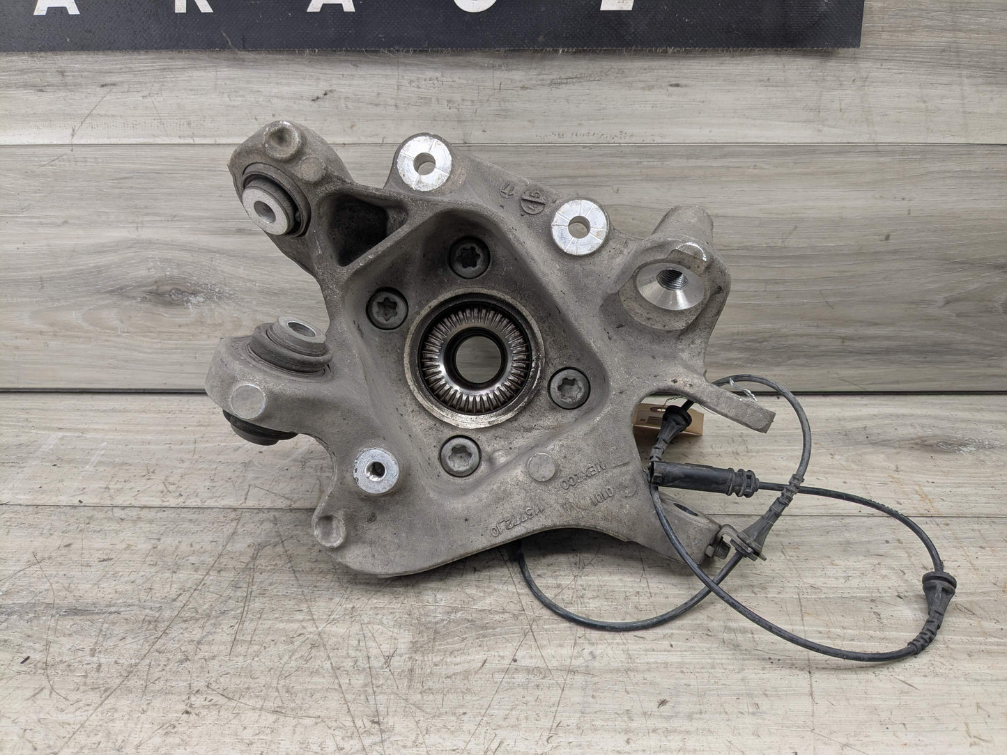 OEM BMW G01 X3 30i 30iX M40iX REAR Right Passenger Knuckle Hub Spindle Bearing