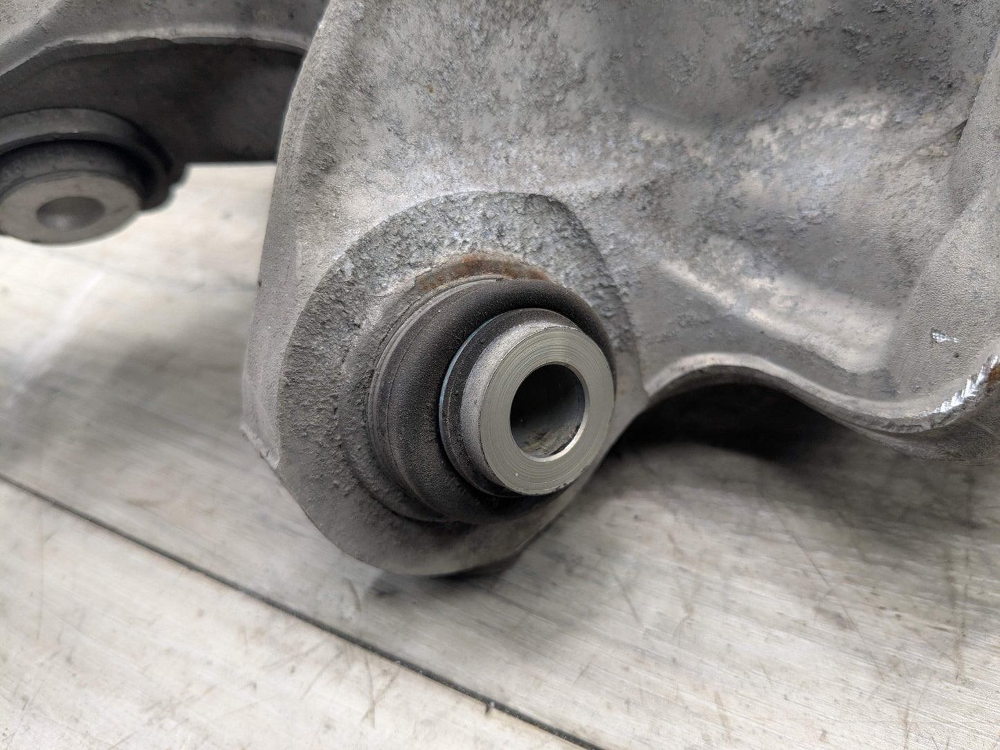 OEM BMW G01 X3 30i 30iX M40iX REAR Left Driver Knuckle Wheel Hub Spindle Bearing