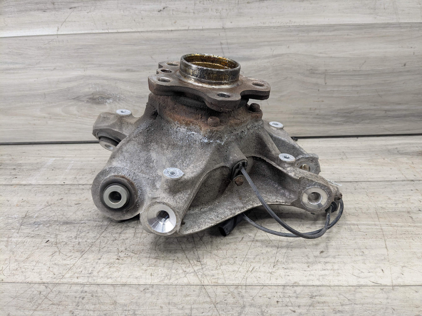 OEM BMW G01 X3 30i 30iX M40iX REAR Left Driver Knuckle Wheel Hub Spindle Bearing