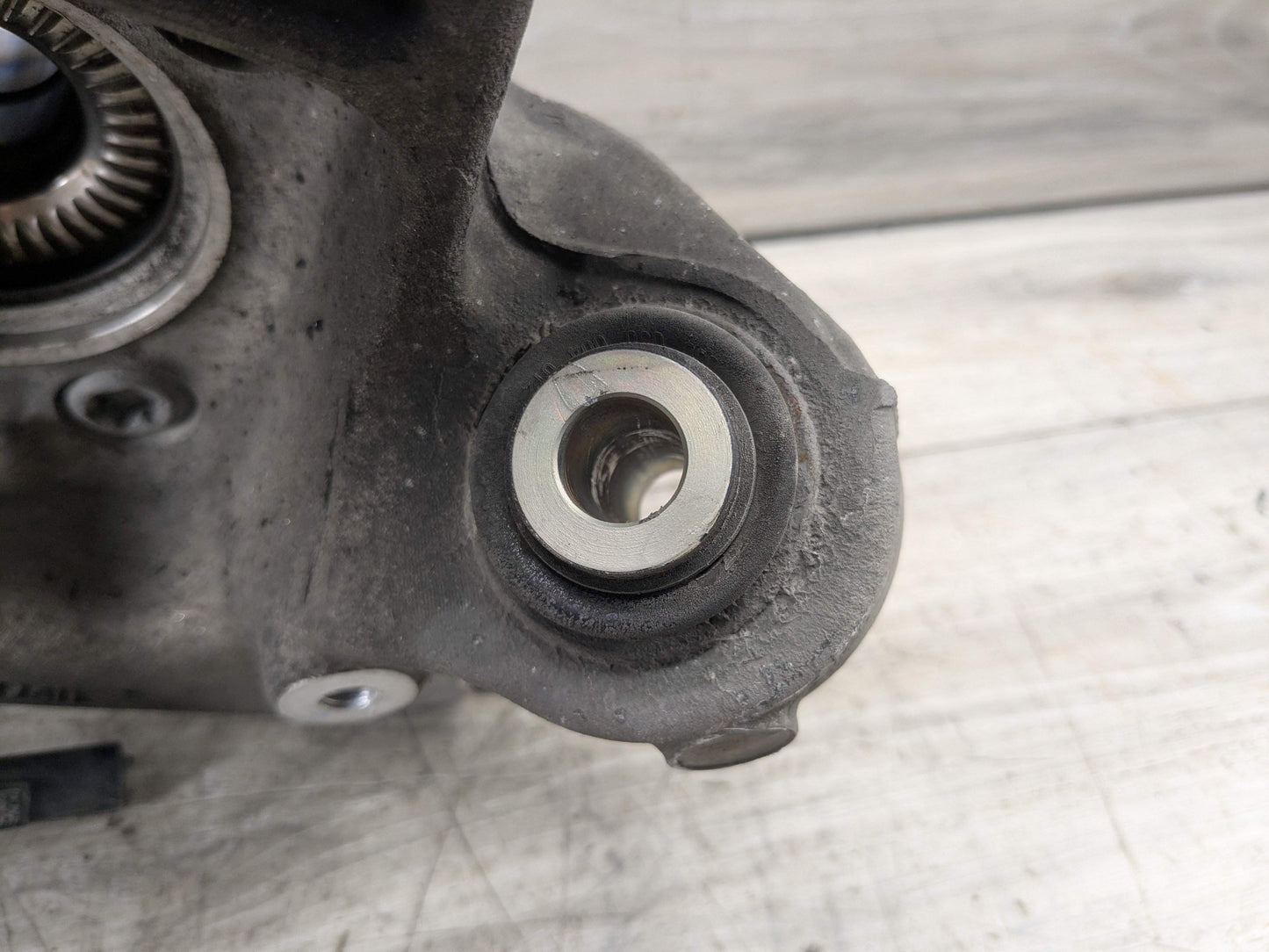 OEM BMW G01 X3 30i 30iX M40iX REAR Left Driver Knuckle Wheel Hub Spindle Bearing