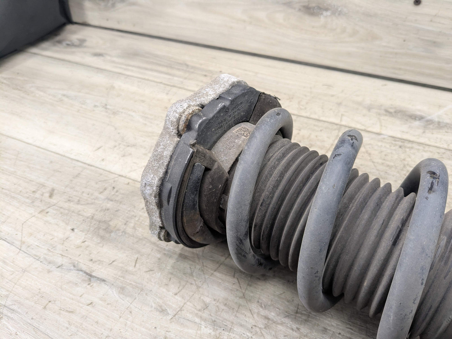 18-24 OEM BMW G01 X3 30i 30iX REAR Left or Right Spring Strut Shock Absorber