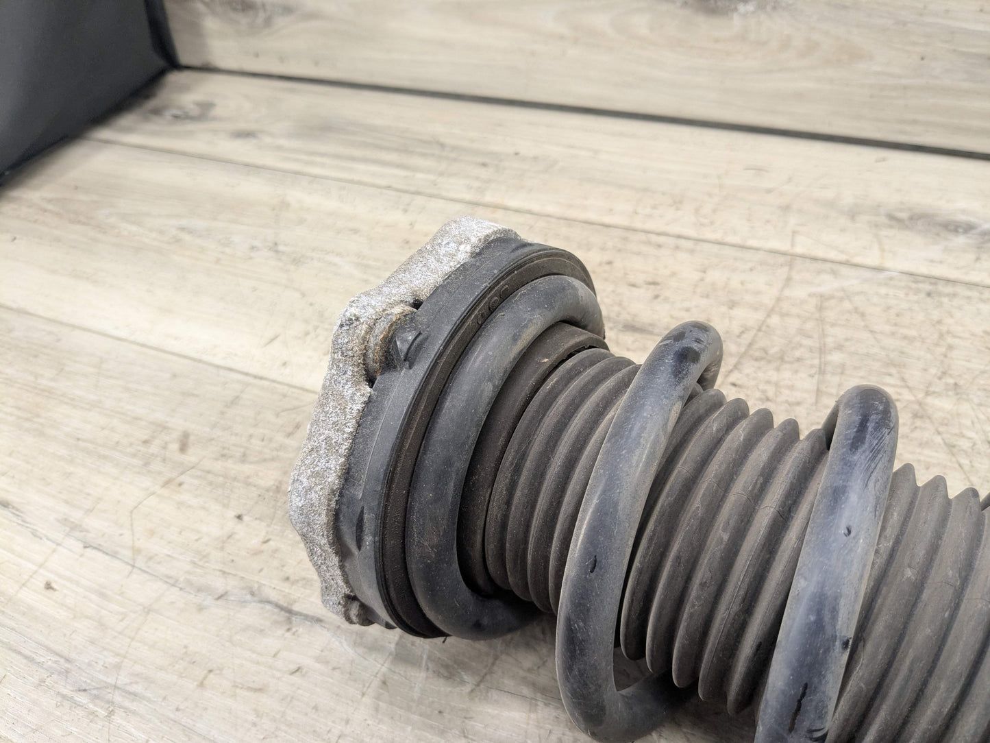 18-24 OEM BMW G01 X3 30i 30iX REAR Left or Right Spring Strut Shock Absorber