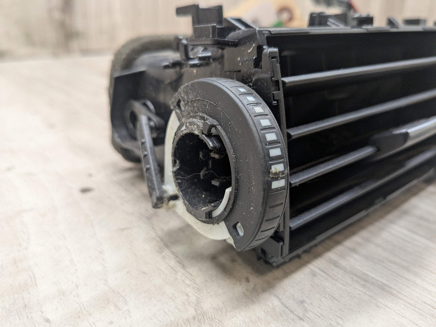 OEM BMW F30 F32 F33 F36 F80 F82 F83 M3 M4 Front Dash Central AC Air Vent Grille