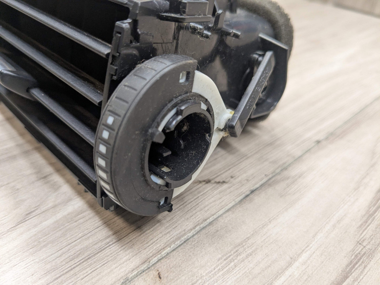 OEM BMW F30 F32 F33 F36 F80 F82 F83 M3 M4 Front Dash Central AC Air Vent Grille