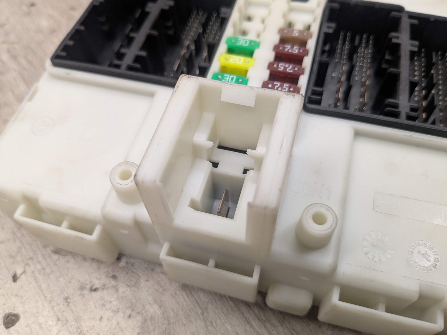 OEM BMW F22 F23 F30 F32 F33 F36 F80 F82 F83 Body Control Junction Box Module FEM