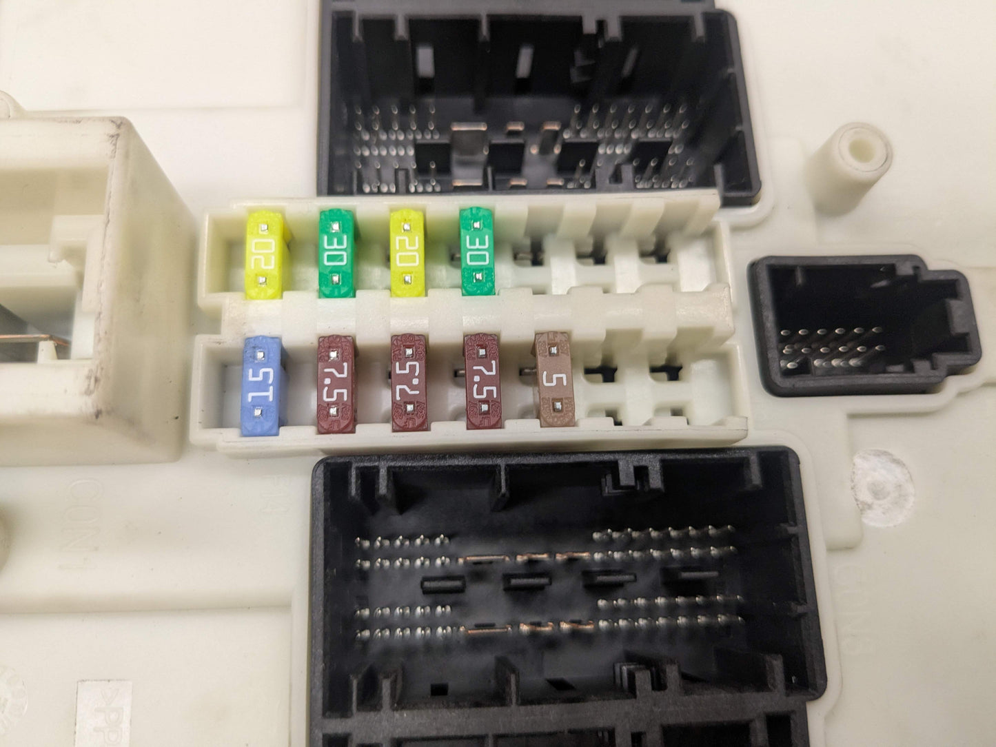 OEM BMW F22 F23 F30 F32 F33 F36 F80 F82 F83 Body Control Junction Box Module FEM