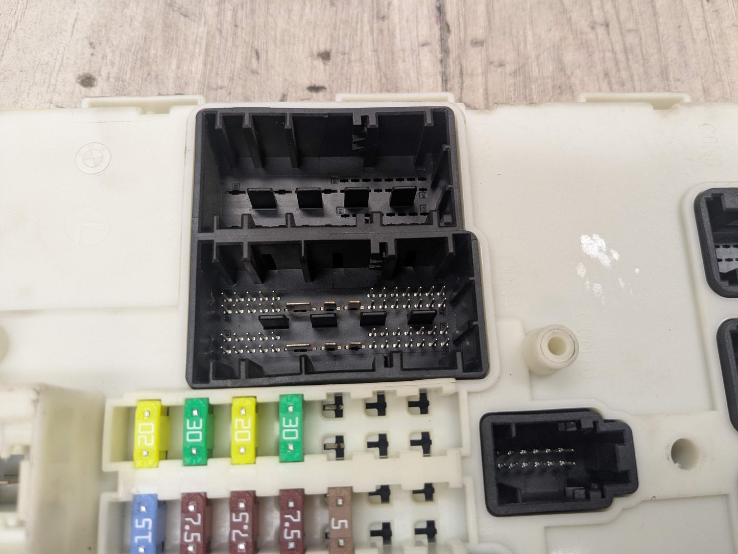 OEM BMW F22 F23 F30 F32 F33 F36 F80 F82 F83 Body Control Junction Box Module FEM