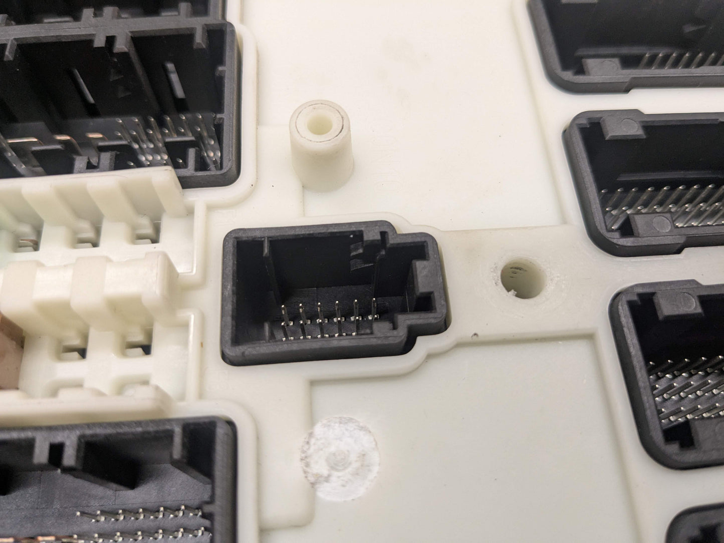 OEM BMW F22 F23 F30 F32 F33 F36 F80 F82 F83 Body Control Junction Box Module FEM