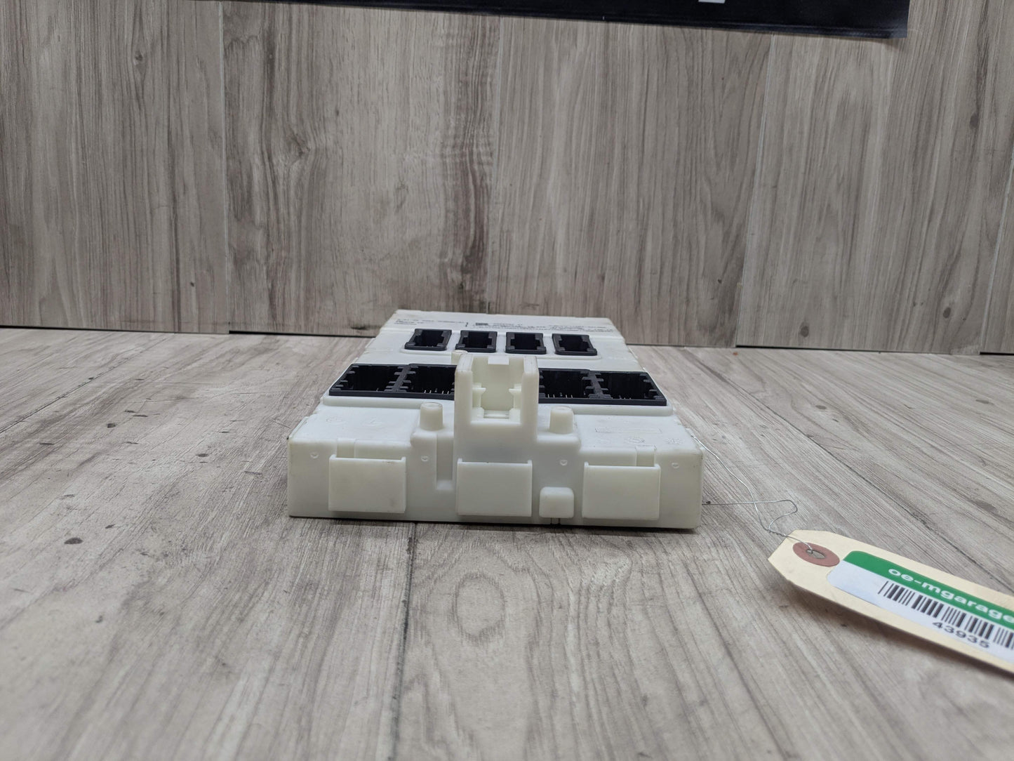 OEM BMW F22 F23 F30 F32 F33 F36 F80 F82 F83 Body Control Junction Box Module FEM