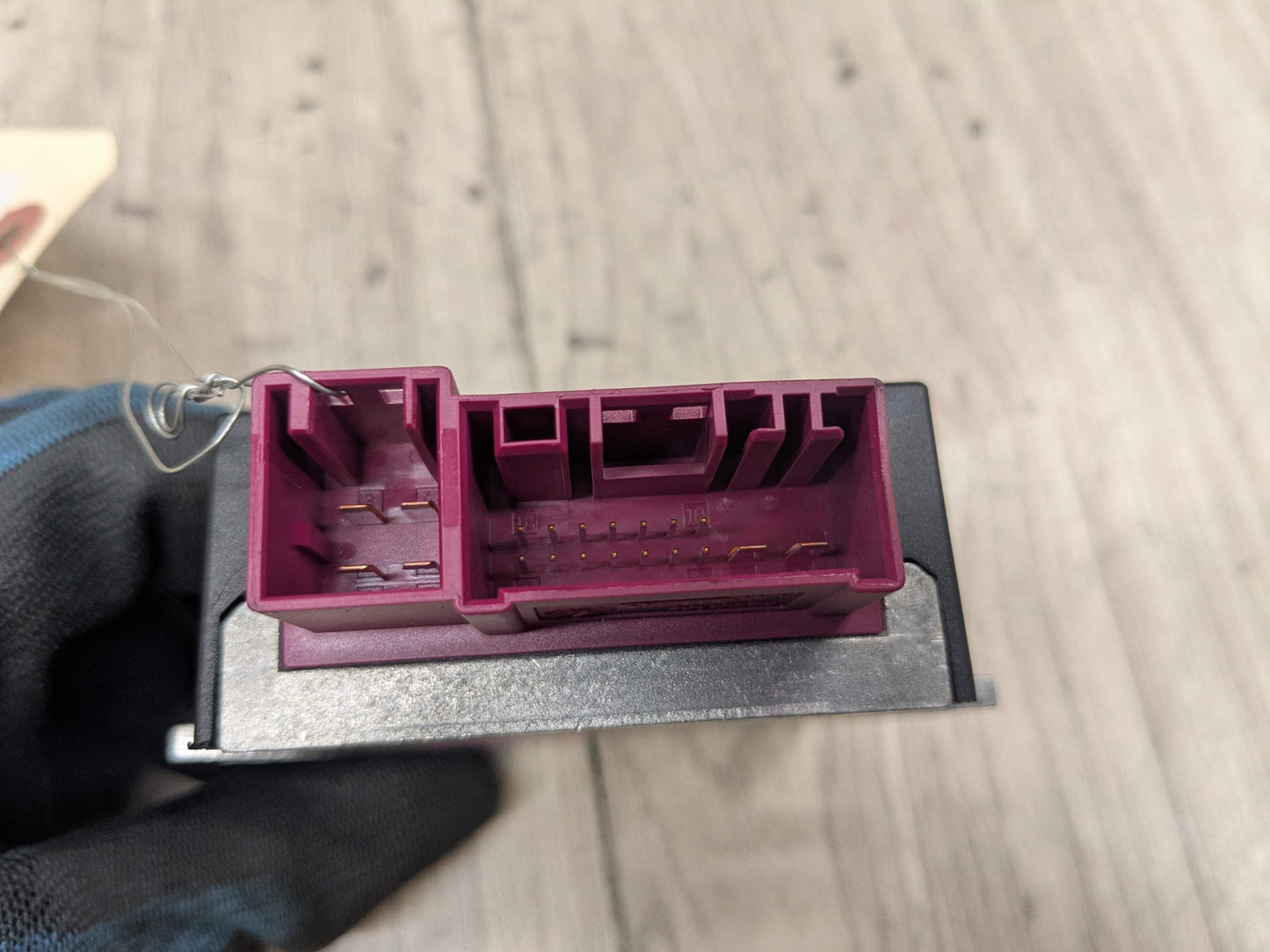 OEM BMW F02 F10 F22 F30 F36 N20 N55 Helbako Fuel Pump Relay Control Module EKPM3