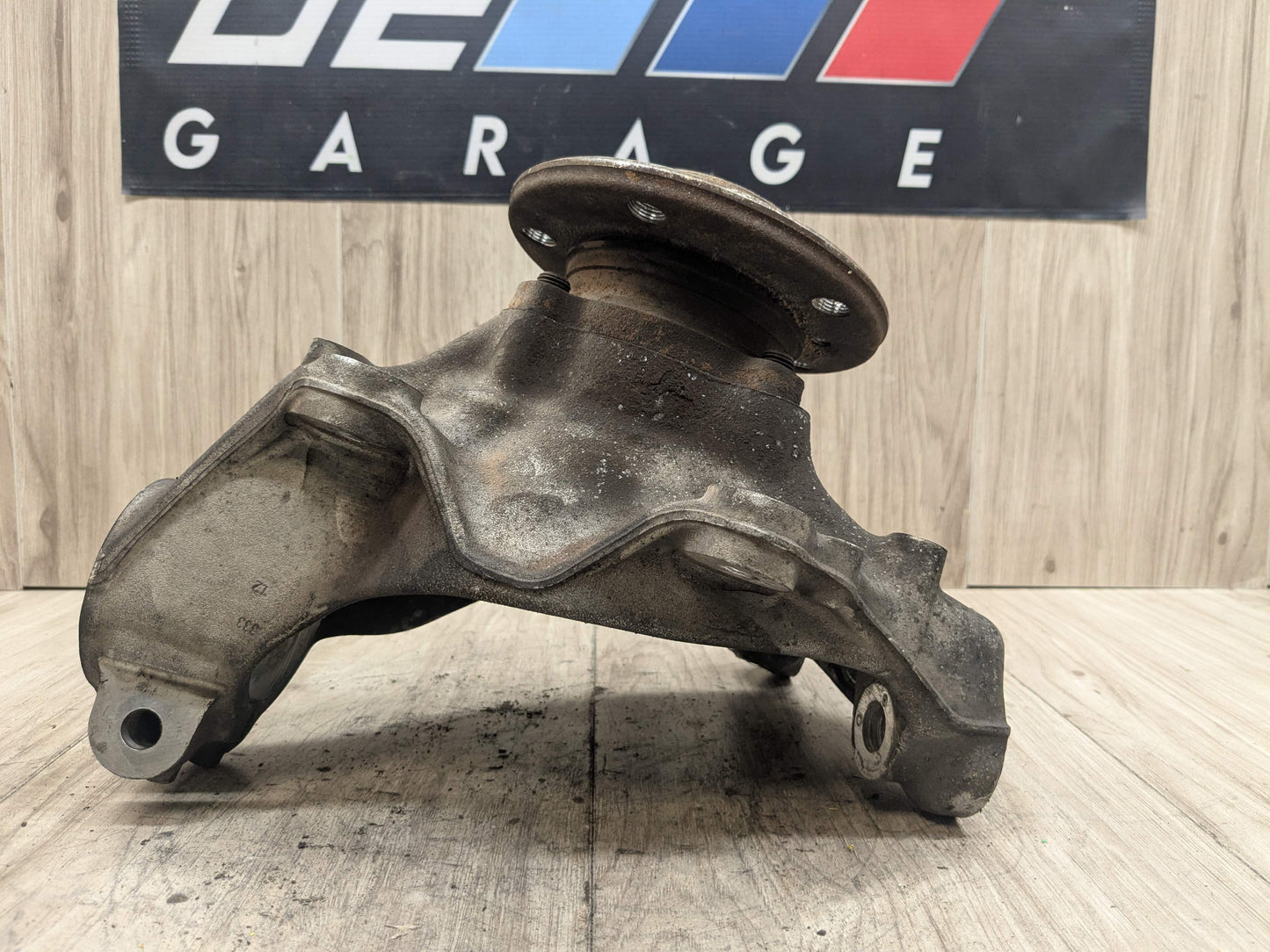 OEM BMW F22 F30 F32 F33 AWD Front Right Passenger Spindle Hub Carrier Knuckle