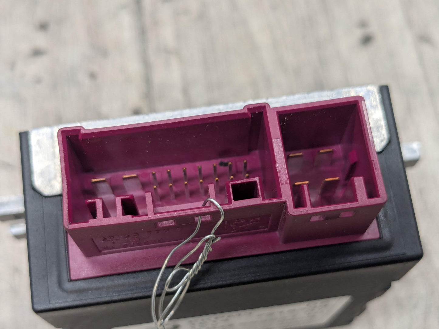 06-13 OEM BMW E88 E90 E92 N54 N55 Helbako Fuel Pump Relay Control Module EKPM3