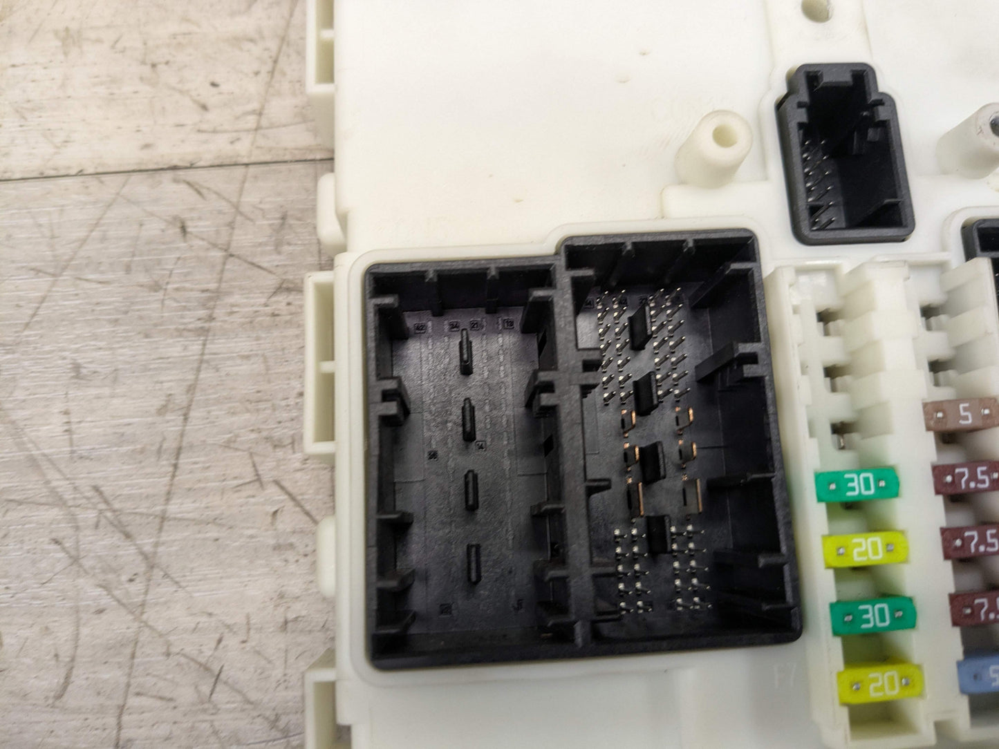 OEM BMW F30 F32 F33 F36 F80 F82 F83 M3 M4 Body Control Junction Box Module FEM