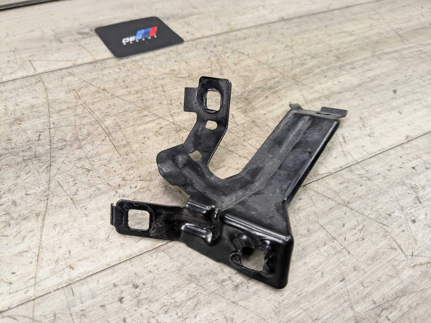 12-20 OEM BMW F30 F32 F33 F36 Front Left Driver Fender Wing Holder Bracket SET