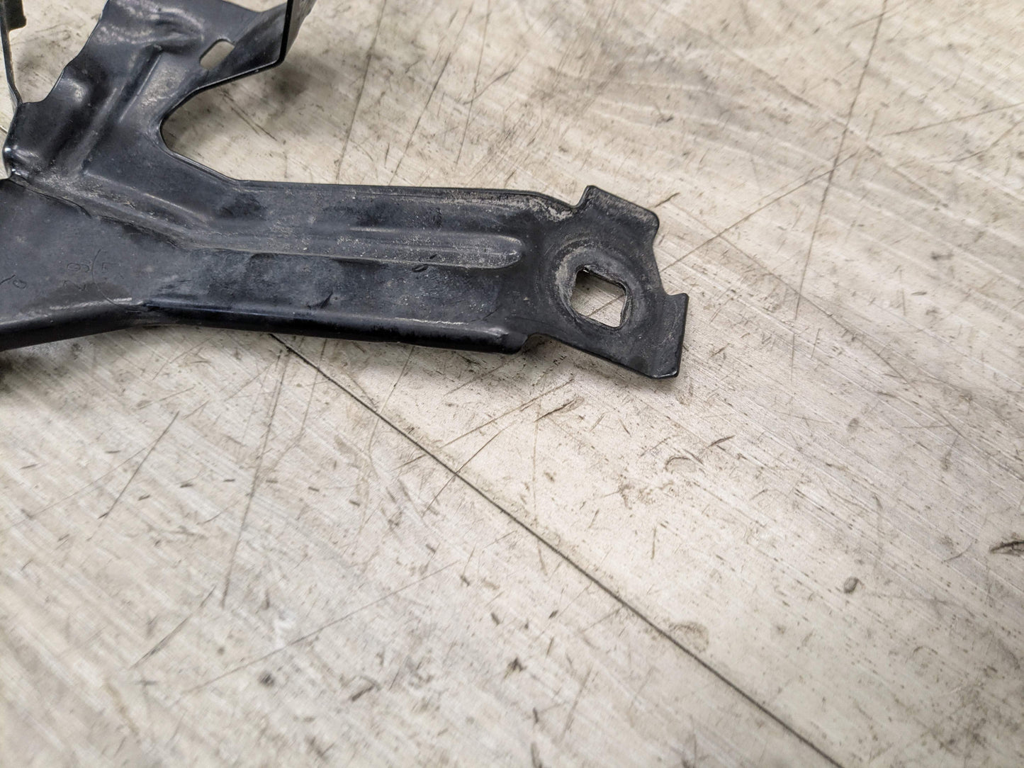 12-20 OEM BMW F30 F32 F33 F36 Front Left Driver Fender Wing Holder Bracket SET