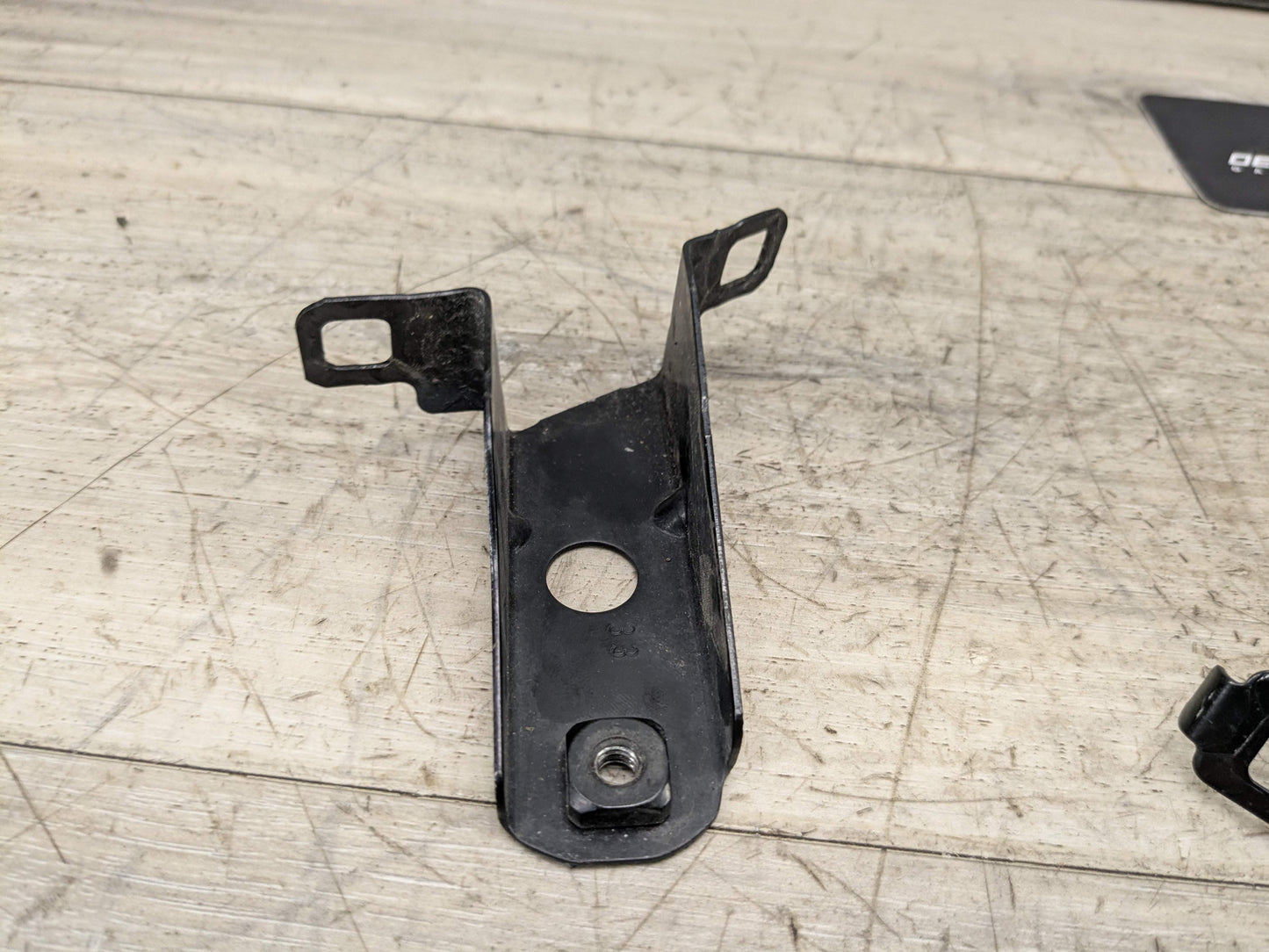 12-20 OEM BMW F30 F32 F33 F36 Front Left Driver Fender Wing Holder Bracket SET