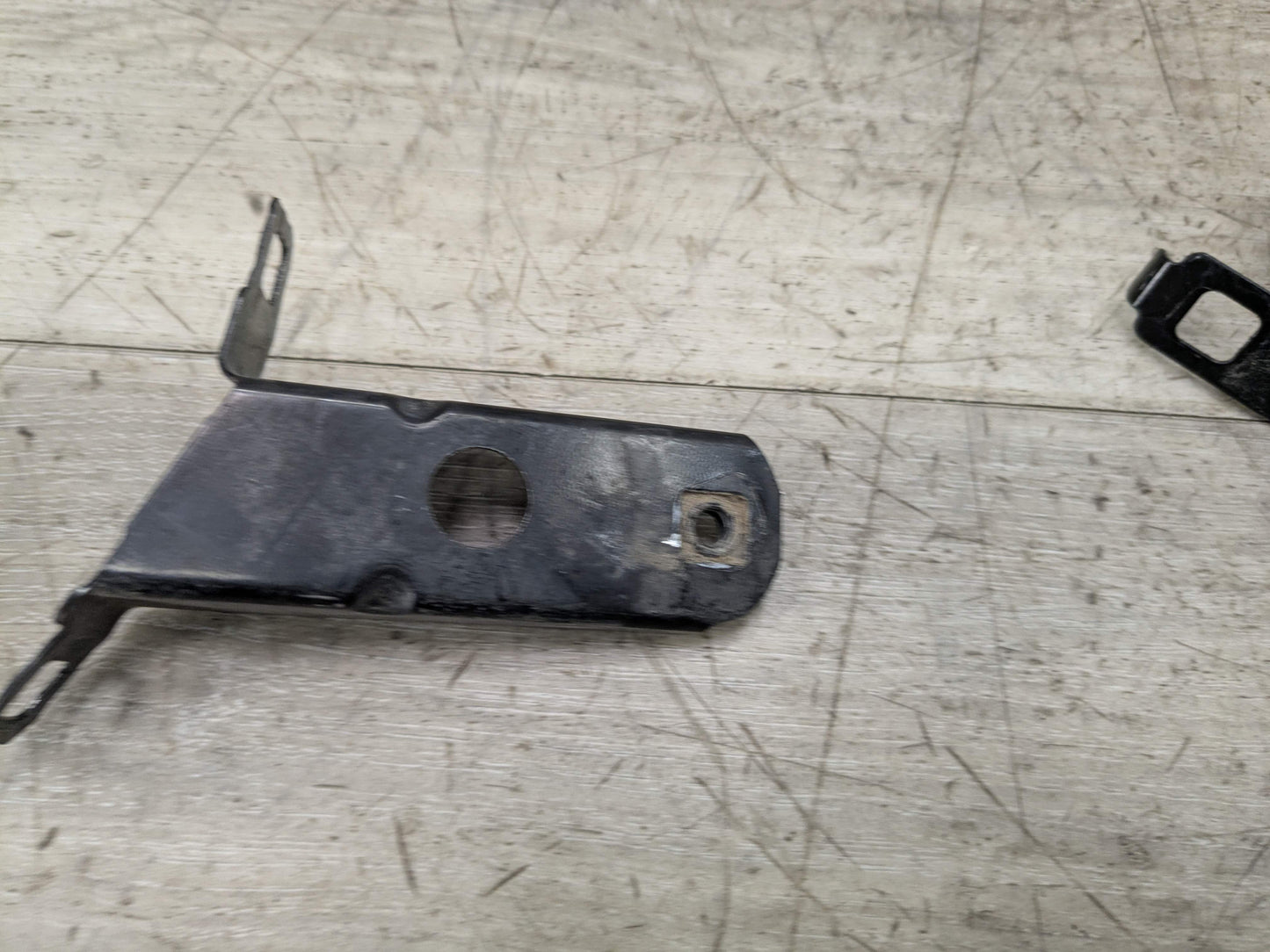 12-20 OEM BMW F30 F32 F33 F36 Front Left Driver Fender Wing Holder Bracket SET