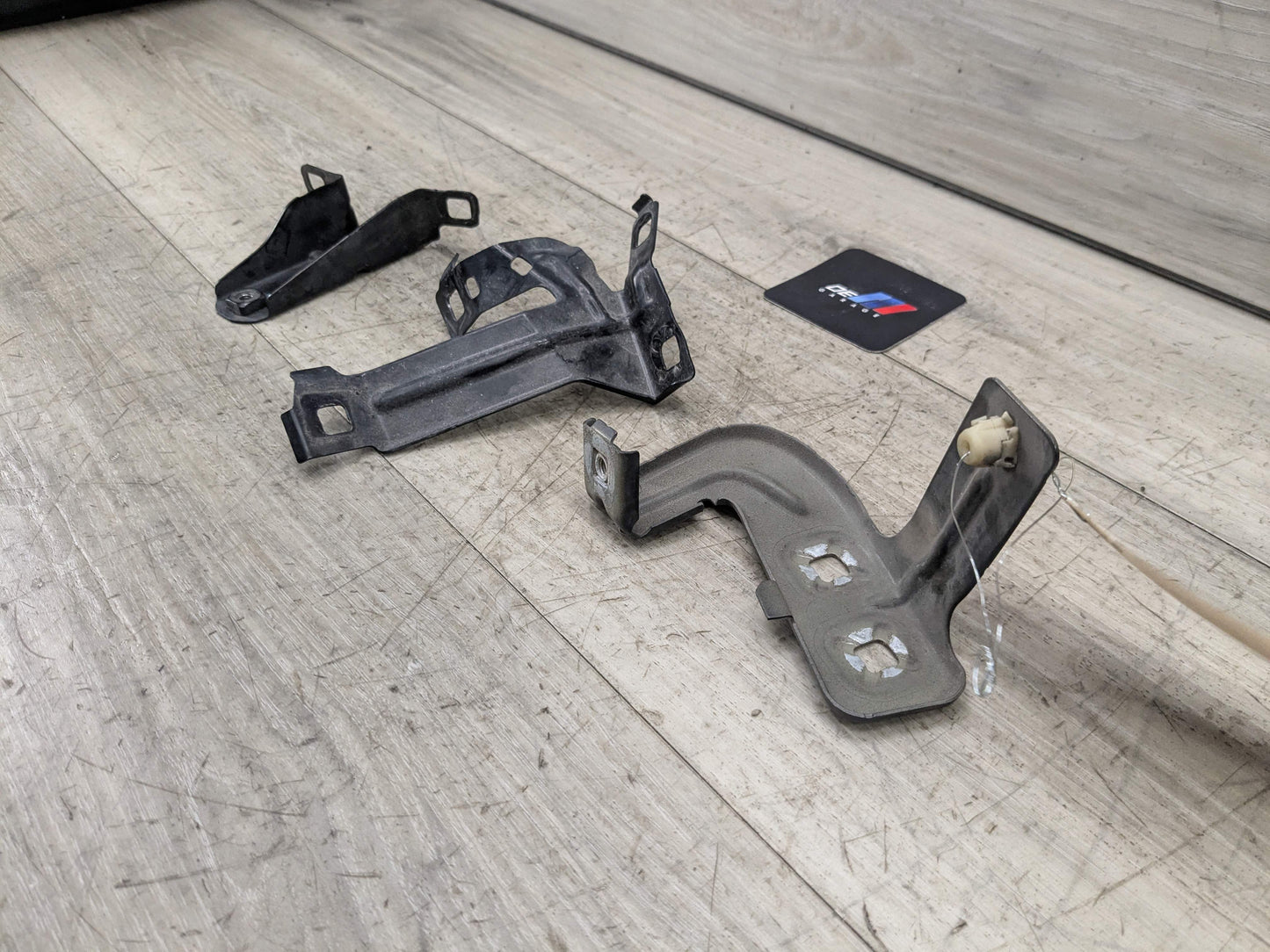 12-20 OEM BMW F30 F32 F33 F36 Front Left Driver Fender Wing Holder Bracket SET