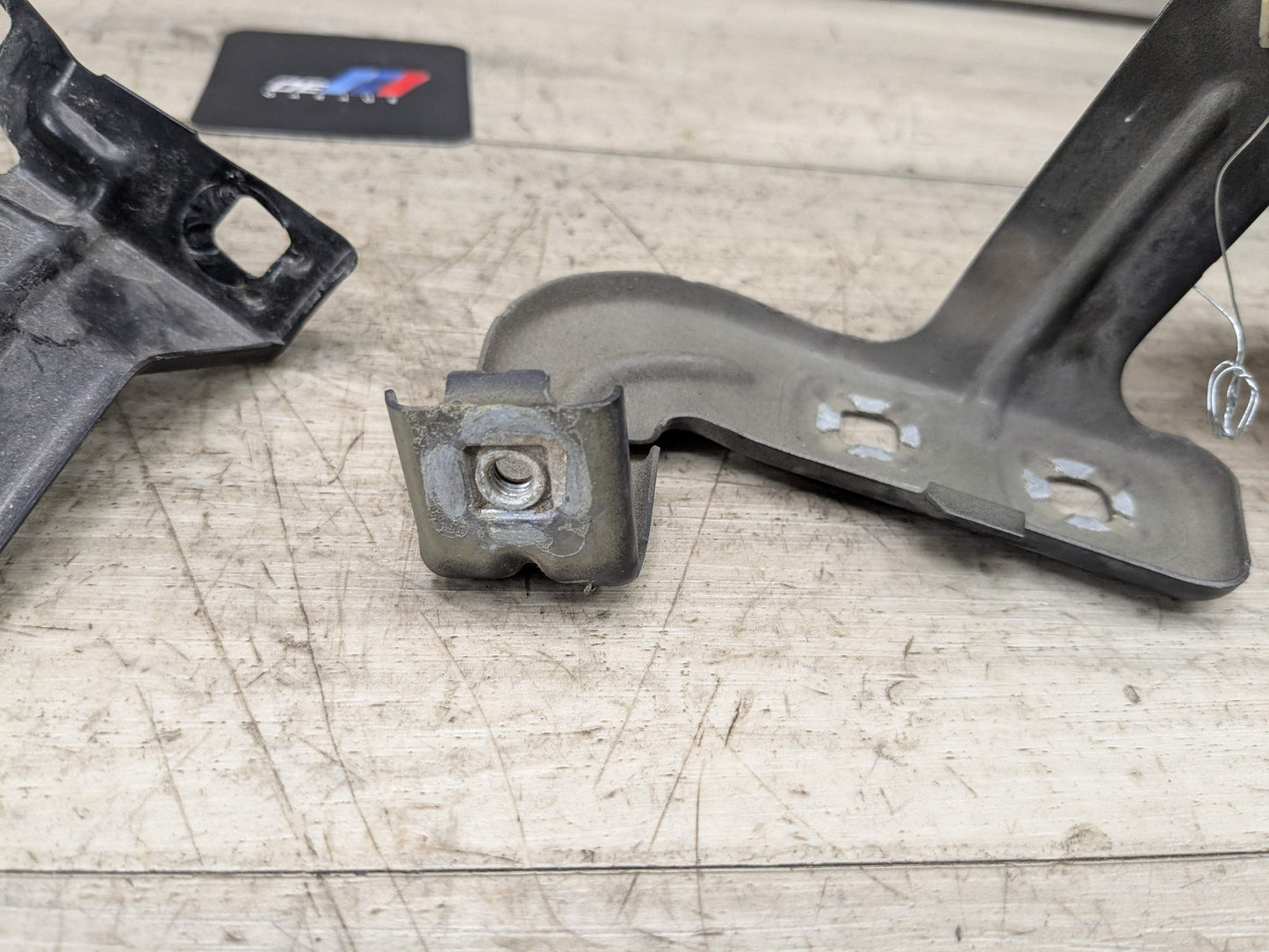 12-20 OEM BMW F30 F32 F33 F36 Front Left Driver Fender Wing Holder Bracket SET