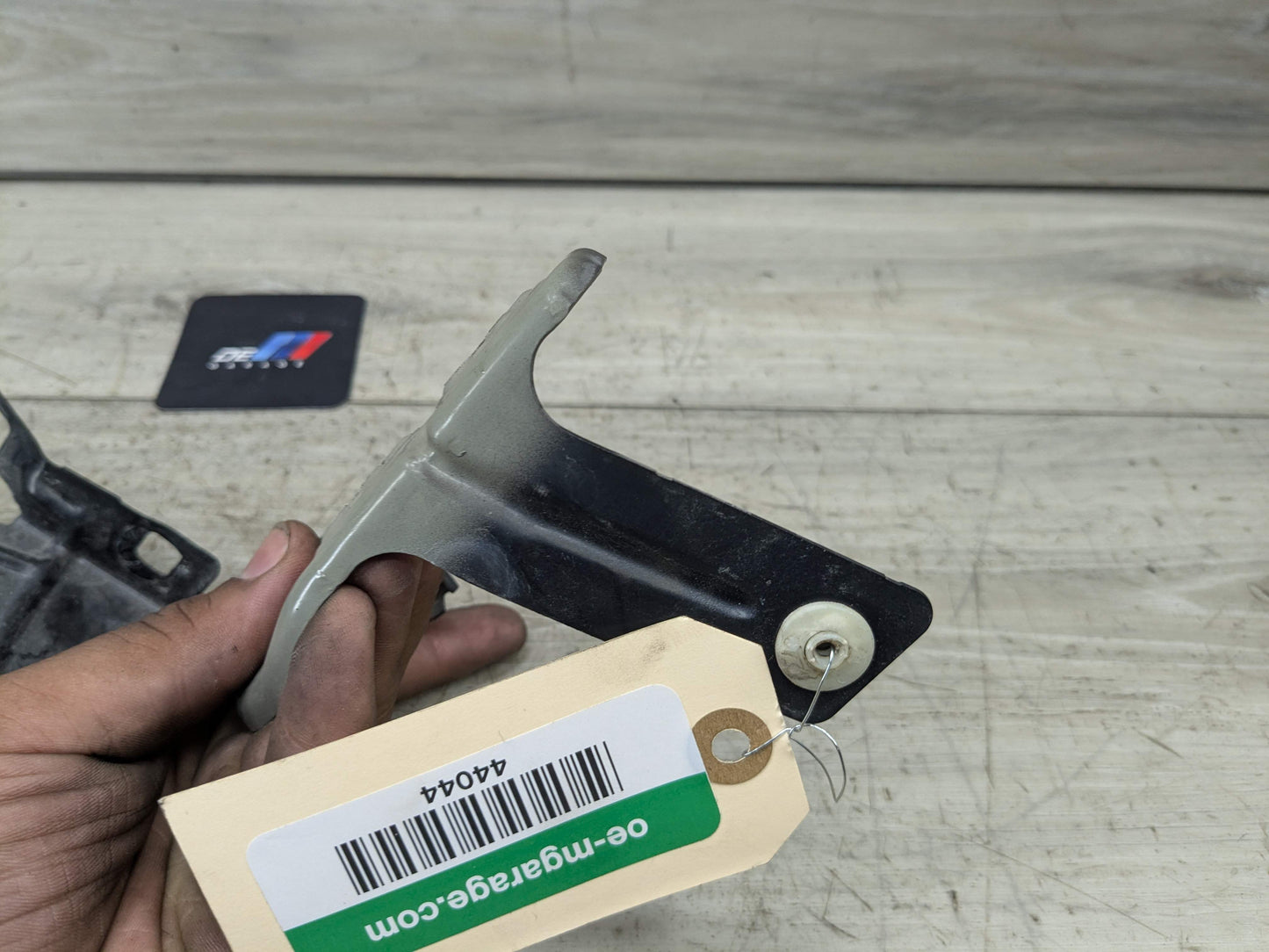 12-20 OEM BMW F30 F32 F33 F36 Front Left Driver Fender Wing Holder Bracket SET