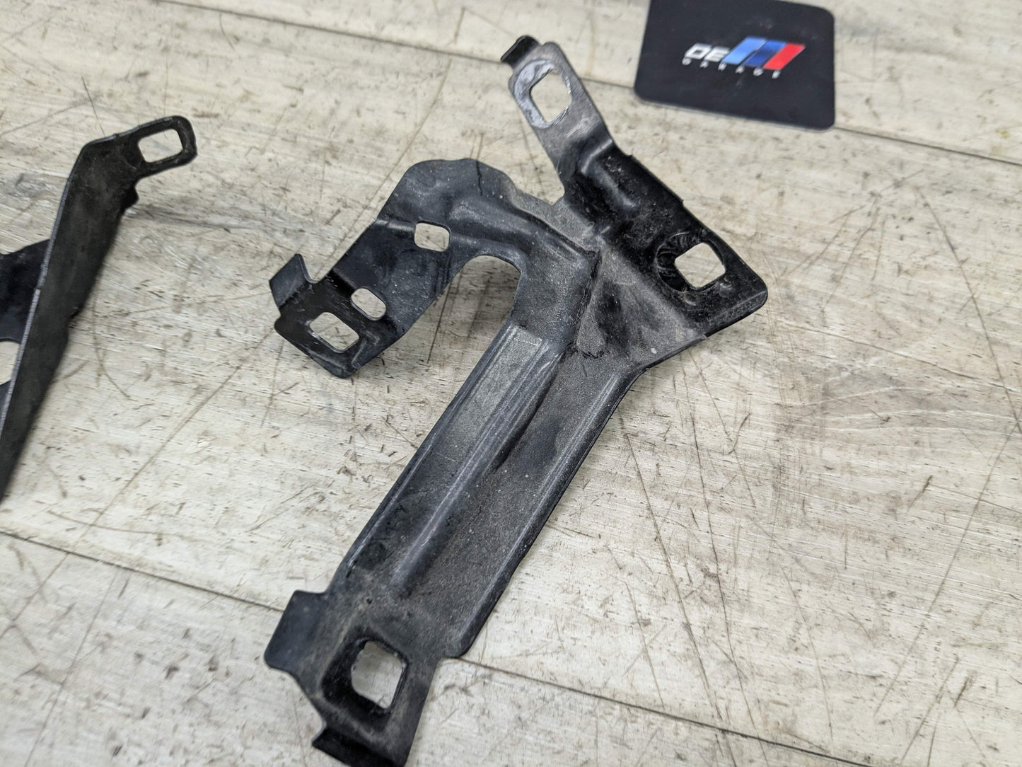 12-20 OEM BMW F30 F32 F33 F36 Front Left Driver Fender Wing Holder Bracket SET